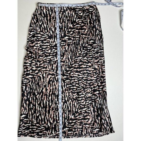 Calvin Klein Midi Skirt Women's Medium Black White Tiger‎ Print Stretchy NEW - Picture 4 of 9